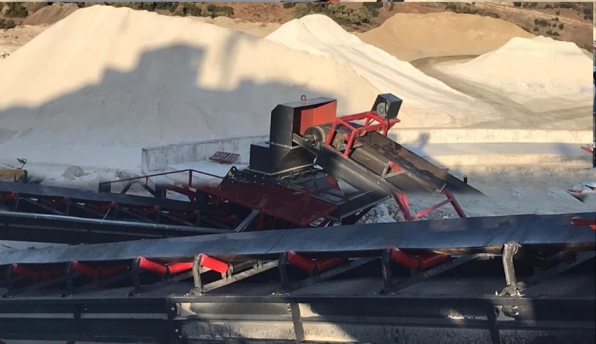 Kırma eleme tesisi konveyör ve elek sistemleri – agrega üretim hattı