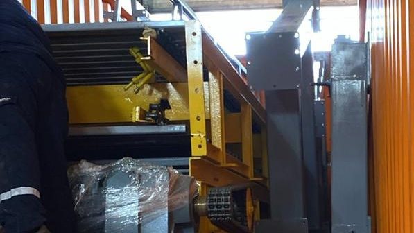 Beton Blok Yapma Makinesi Blockking-42MS Toplama Robotu Sevkiyatı  Çorlu'da bulunan fabrika binasından Jamaikaya sevk edildi.