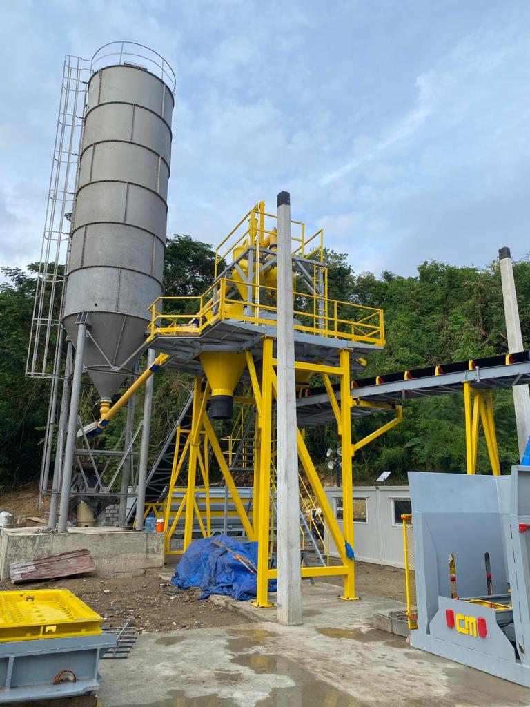 Hazır Beton Tesisi ile saatte 50m3 beton üretiliyor.